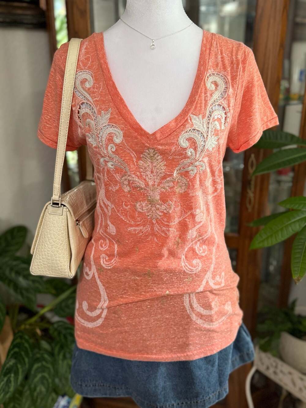 y2k Roar Women's Coral V-Neck T-Shirt